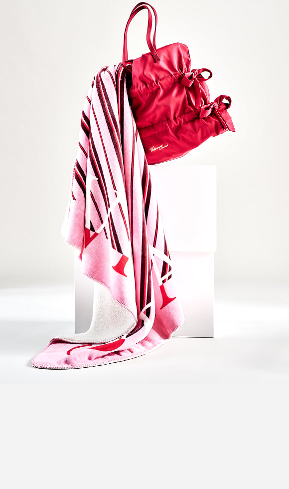 Limited Time. Free Bow Tote With S$ 145.25 Purchase. Valued at S$ 87.08. Code RWVSTOTE. Click for Details.