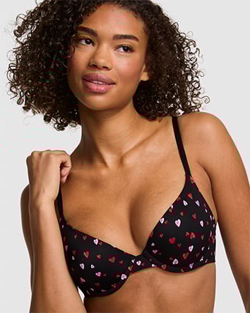 Wear Everywhere Push-Up Bra. Push-up padding for flattering lift that adds up to 1 cup size. Structured, underwire cups Fully adjustable and convertible straps to wear classic or cross-back.