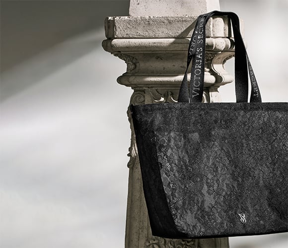Limited Time. Free VS Lace Tote with $125|CA$ 175|115 € Purchase. Valued at $49.95|CA$ 69.95|67.99 €. Code RWLACETOTE. Click for Details.