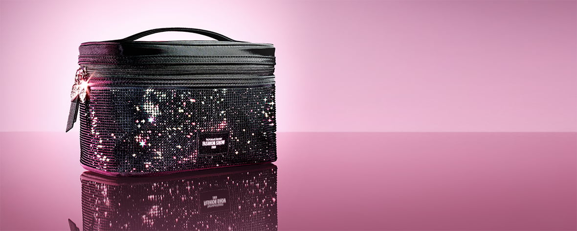 Limited Time. Free Fashion Show Vanity Case With 115 € Purchase.  Valued at 49,95 €. Code EUCASE. Click for Details.