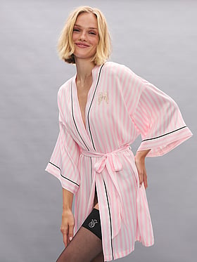 Signature Satin Short Piped Robe