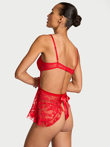 exclusive sexy lingerie Yandy Satisfying Scallop Lace Bra Set, Sexy Lace Garter Lingerie main image 1