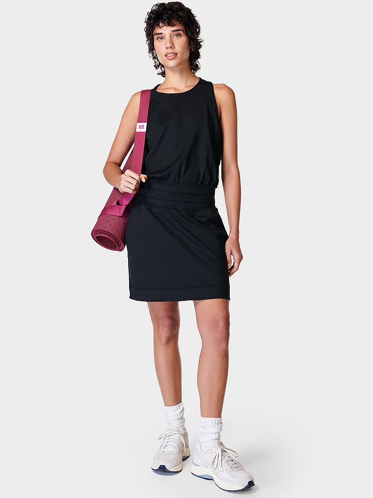 Gaia | Sporty Dress with Zipper and V-Neck