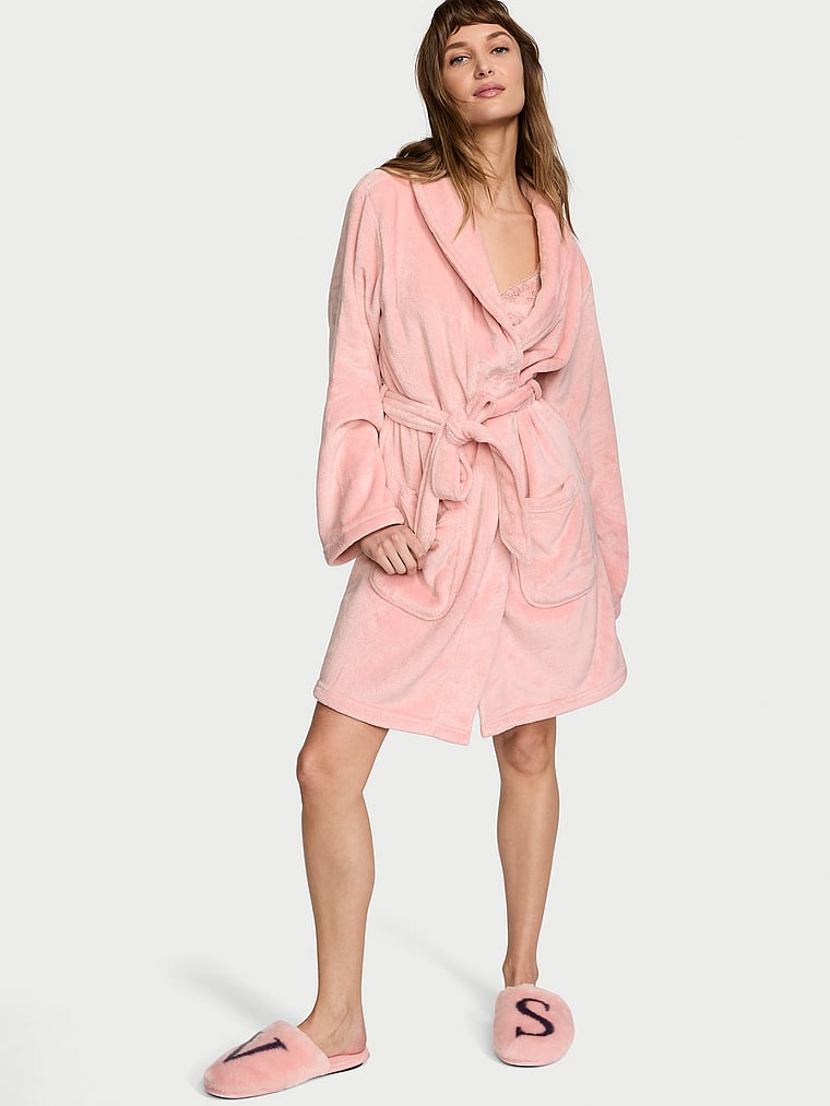 Victoria's Secret, Victoria's Secret new Short Cozy Robe, Dusk Pink, onModelSide, 3 of 4 Ari is 5'9" and wears Small