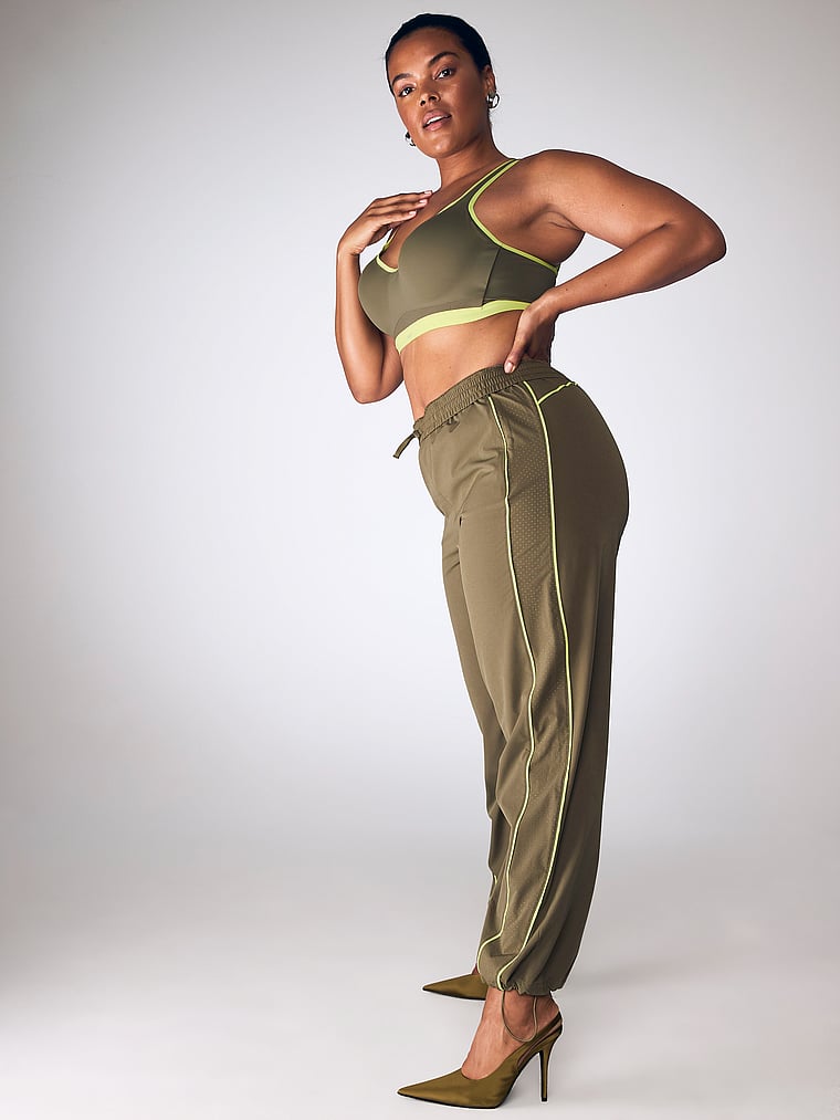 Victoria's Secret, VSX VSX Incredible Max™ Sports Bra, Desert Cactus, onModelSide, 3 of 4