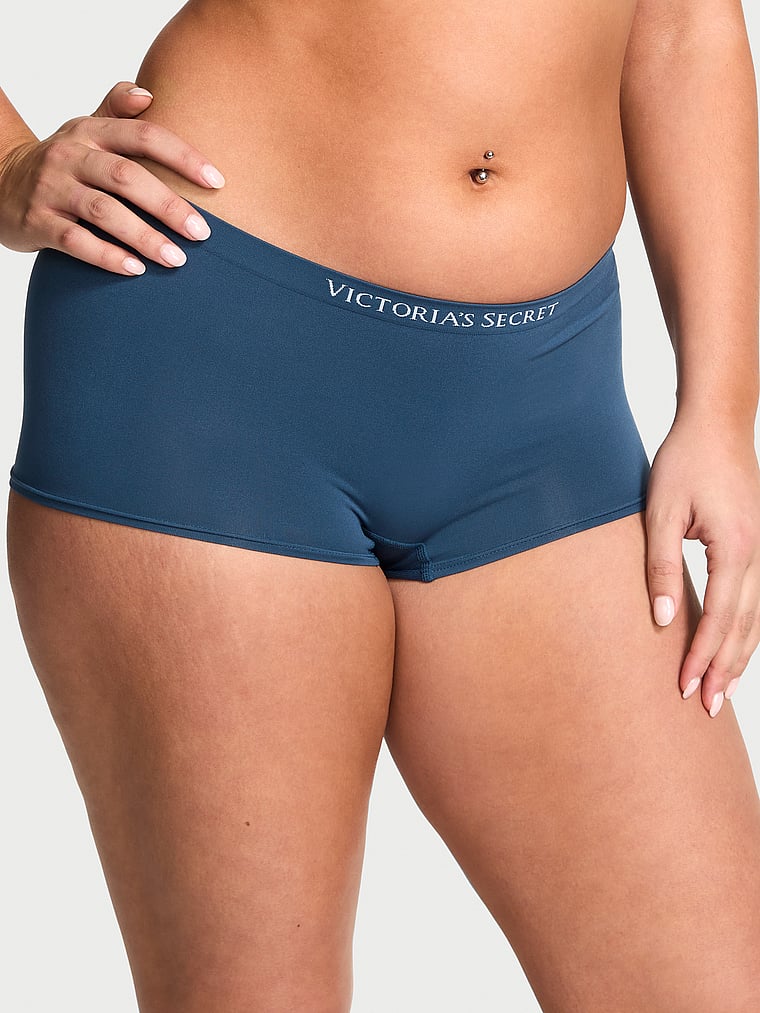 Victoria's Secret, Seamless Seamless Boyshort Panty, Midnight Sea, onModelFront, 1 of 3 Lorena is 5'9" or 175cm and wears Large