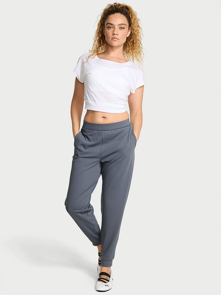 Victoria's Secret, VSX VSX Elevate™ Jogger Pant, Dark Steel, onModelFront, 1 of 4 Kiana is 5'9" and wears Small
