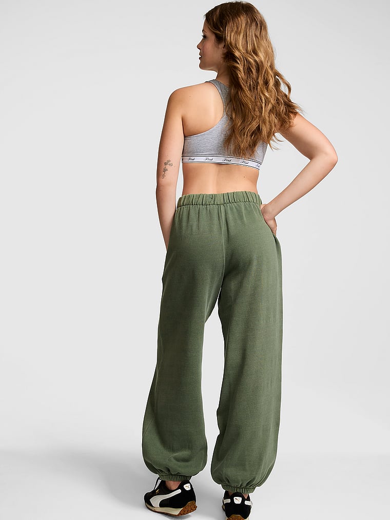 PINK Ivy Fleece Oversized Sweatpants, Wild thyme, onModelBack, 2 of 4 Taylor is 5'8" or 173cm and wears Small