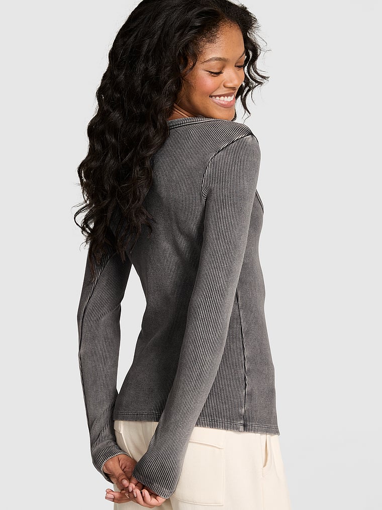 PINK Vintage Ribbed Button-Down Long-Sleeve Tee, Pure Black, onModelBack, 2 of 3 Jordan is 5'9" or 175cm and wears Small