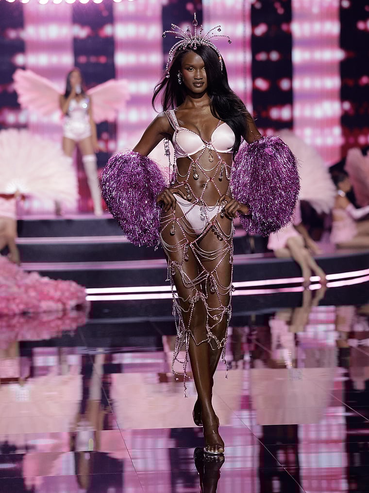 Victoria's Secret, Very Sexy Shine Strap Thong Panty, Pretty Blossom, onModelFront, 2 of 5