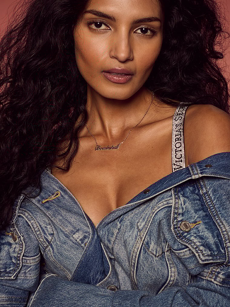 VS Bombshell Nameplate Necklace