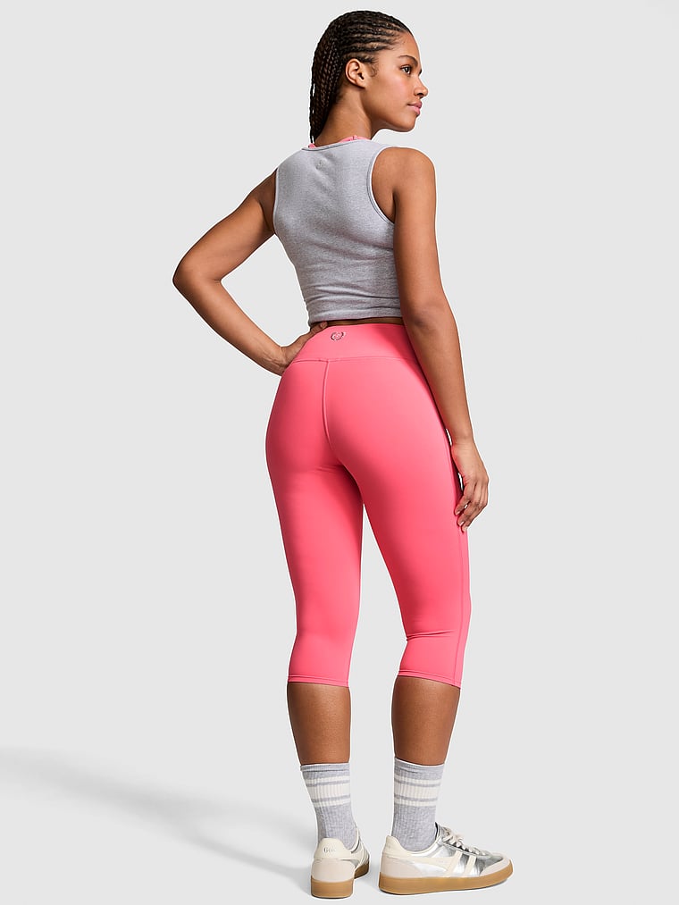 PINK Relay™ Capri Leggings