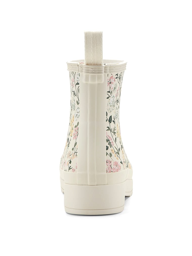 Hunter PLAY Short Rain Boots  , Ivory, onModelBack, 2 of 4