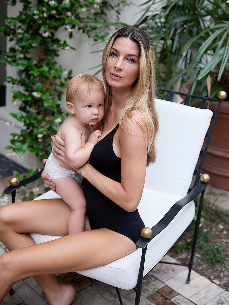 Victoria's Secret, Bumpsuit Ultimate Nursing Bra, Black, detail, 4 of 4