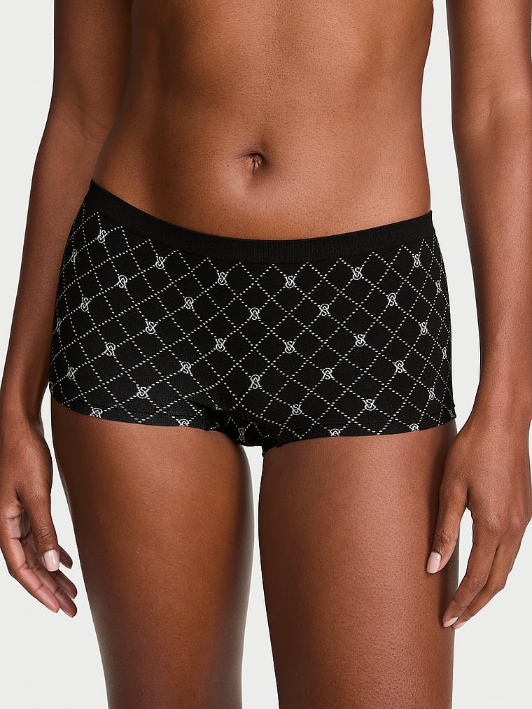 Victoria's Secret, Seamless Seamless Boyshort Panty, Black Diamond Logos, onModelFront, 1 of 3 Tsheca  is 5'9" or 175cm and wears Small