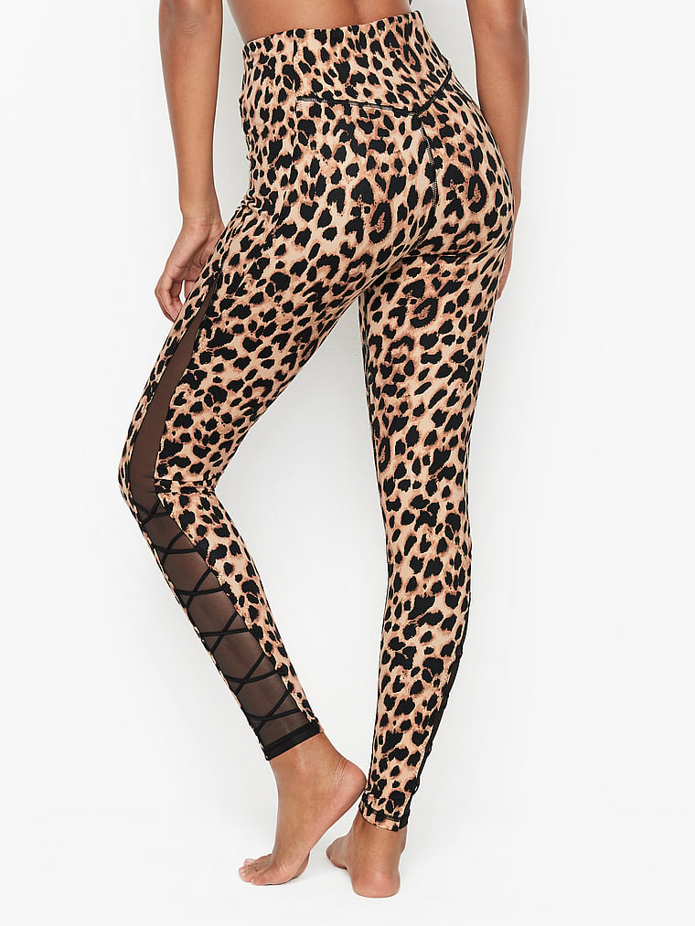 Flow On Point Lace-Up Legging 