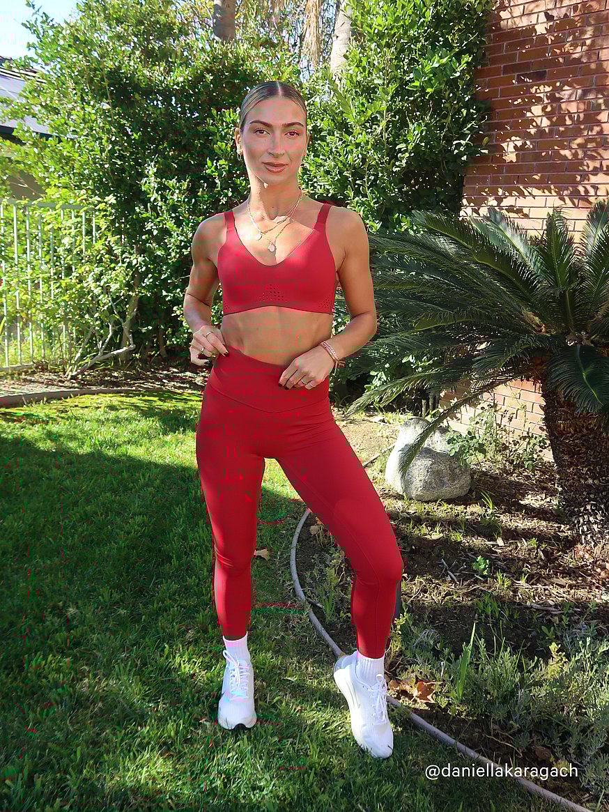 VSX Featherweight™ Medium V-Neck Sports Bra